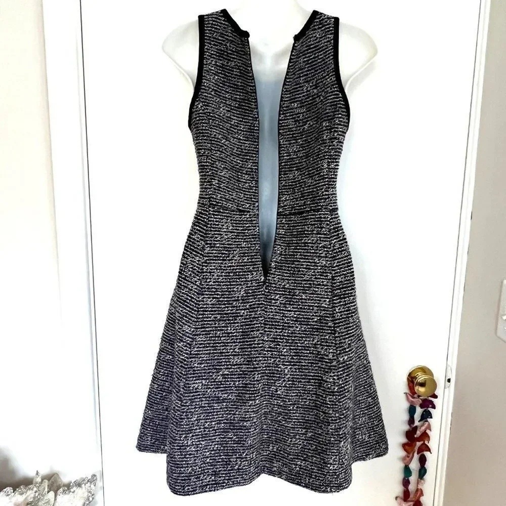 J CREW NAVY BLUE & OFF WHITE TEXTURED STRIPE SLEEVELESS DRESS SIZE 2